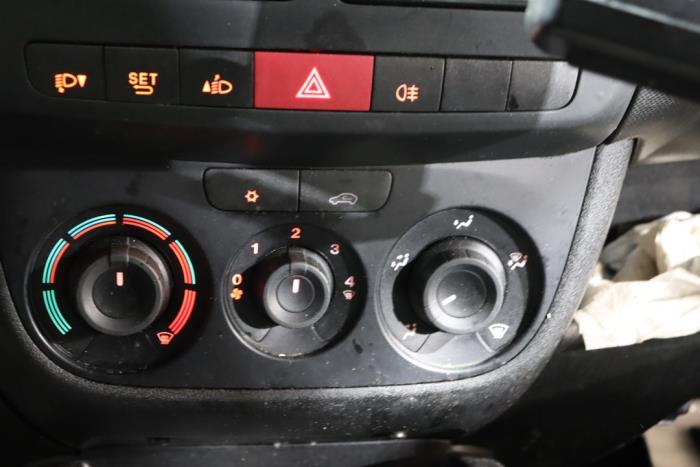 Opel Combo 1.6 CDTI 16V Sloopvoertuig (2018, Wit)