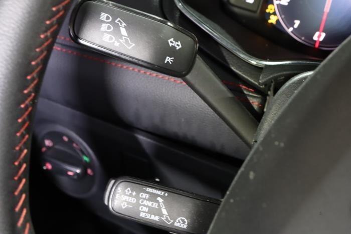 Seat Ibiza V 1.0 TSI 12V Sloopvoertuig (2019, Metallic, Zilvergrijs)