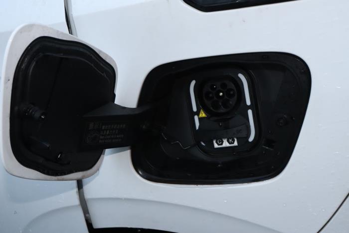 MG MG4 Electric Standard 51 kWh Sloopvoertuig (2023, Wit)