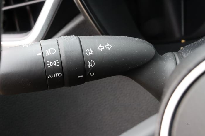 Toyota Corolla 1.8 16V Hybrid Sloopvoertuig (2022, Groen)