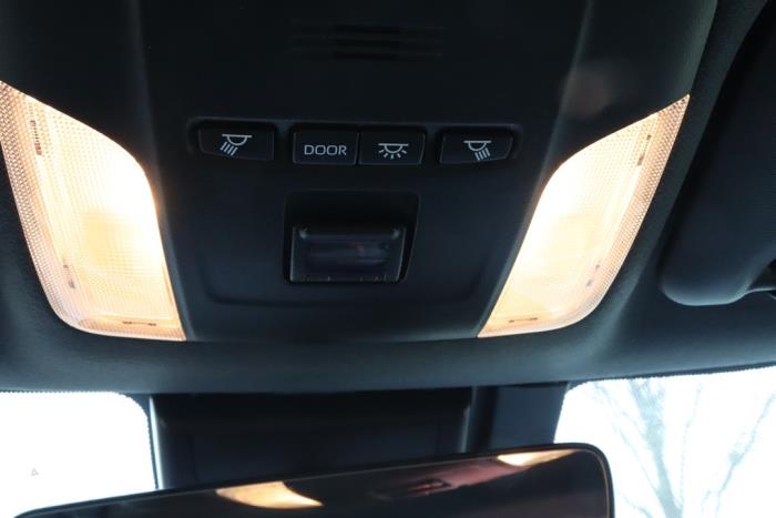 Toyota Corolla 1.8 16V Hybrid Sloopvoertuig (2022, Groen)