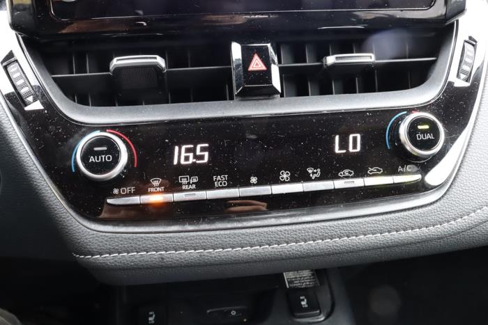 Toyota Corolla 1.8 16V Hybrid Sloopvoertuig (2022, Groen)