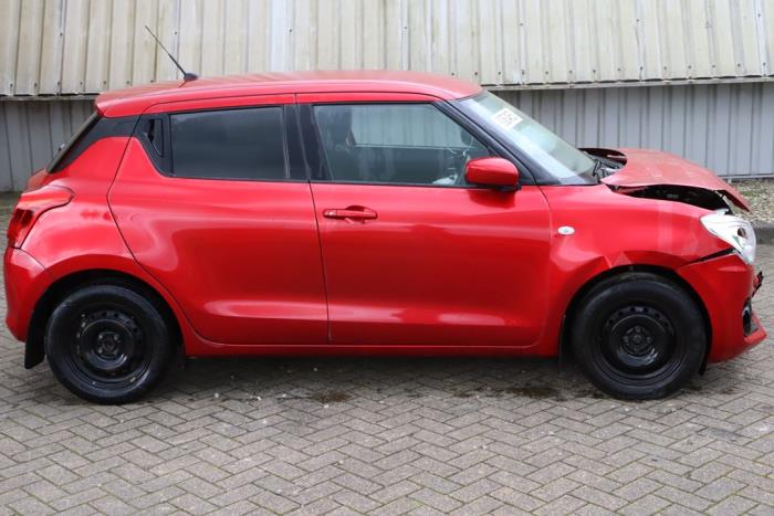 Suzuki Swift 1.2 Dual Jet 16V Sloopvoertuig (2017, Rood)