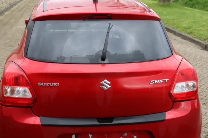 Suzuki Swift 1.2 Dual Jet 16V Sloopvoertuig (2017, Rood)
