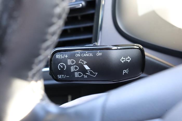 Seat Leon 1.0 TSI 12V Sloopvoertuig (2020, Metallic, Blauw)