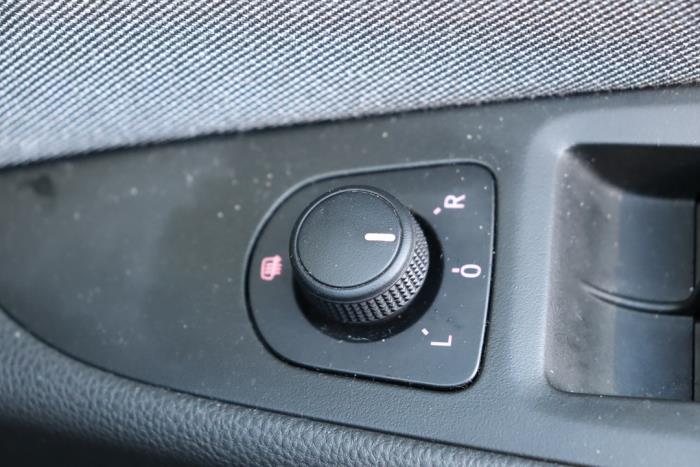 Seat Leon 1.0 TSI 12V Sloopvoertuig (2020, Metallic, Blauw)