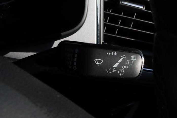 Seat Leon 1.0 TSI 12V Sloopvoertuig (2020, Metallic, Blauw)