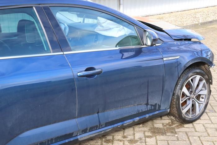 Renault Megane IV Estate 1.2 Energy TCE 130 Sloopvoertuig (2016, Metallic, Blauw)