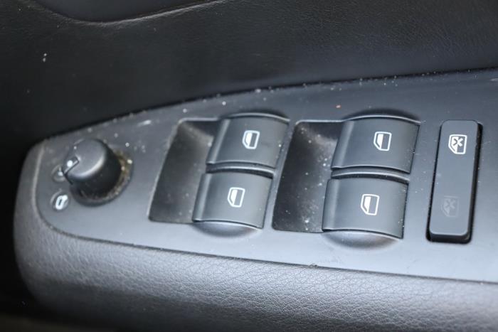 Audi A4 Avant 2.0 TFSI 20V Quattro Sloopvoertuig (2006, Metallic, Blauw)