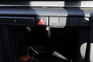 Audi A4 Avant 2.0 TFSI 20V Quattro Sloopvoertuig (2006, Metallic, Blauw)