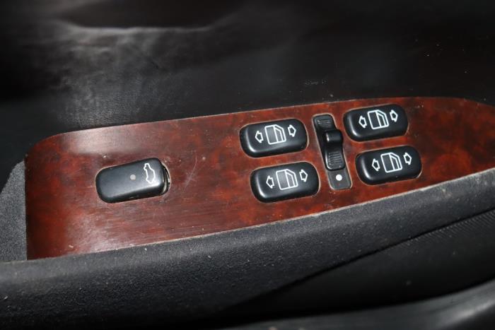 Mercedes CL 5.8 CL-600 V12 36V Sloopvoertuig (2000, Metallic, Zwart)