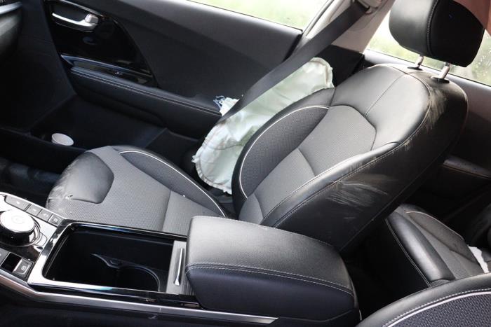 Kia Niro I E-Niro 64 kWh Sloopvoertuig (2020, Blauw)