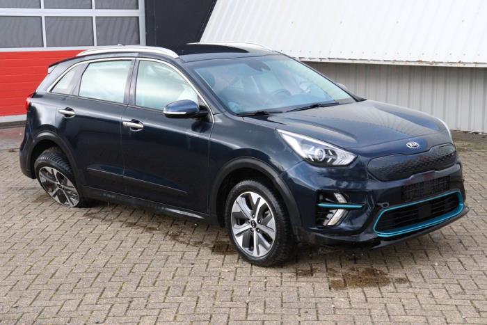 Kia Niro I E-Niro 64 kWh Sloopvoertuig (2020, Blauw)