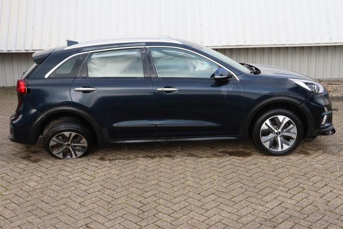 Kia Niro I E-Niro 64 kWh Sloopvoertuig (2020, Blauw)
