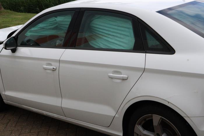 Audi A3 Limousine 1.5 35 TFSI 16V Sloopvoertuig (2019, Wit)