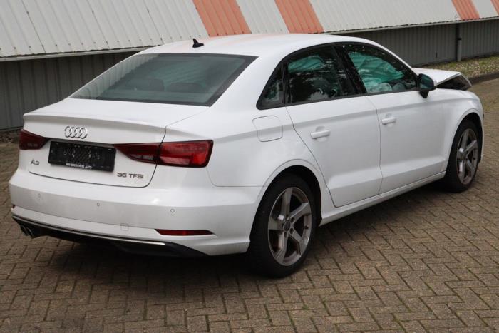 Audi A3 Limousine 1.5 35 TFSI 16V Sloopvoertuig (2019, Wit)