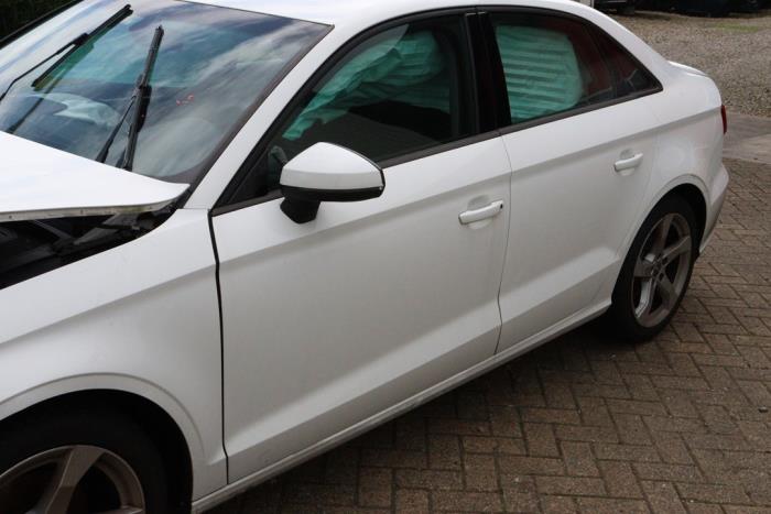 Audi A3 Limousine 1.5 35 TFSI 16V Sloopvoertuig (2019, Wit)