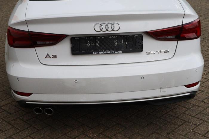 Audi A3 Limousine 1.5 35 TFSI 16V Sloopvoertuig (2019, Wit)