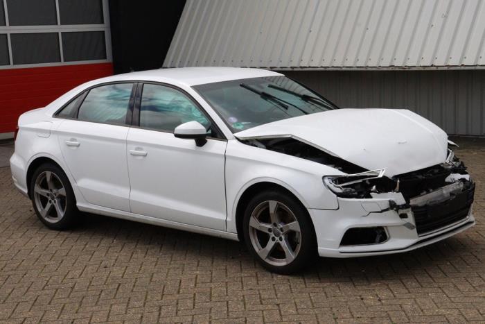 Audi A3 Limousine 1.5 35 TFSI 16V Sloopvoertuig (2019, Wit)