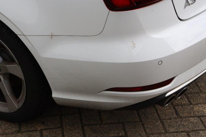 Audi A3 Limousine 1.5 35 TFSI 16V Sloopvoertuig (2019, Wit)