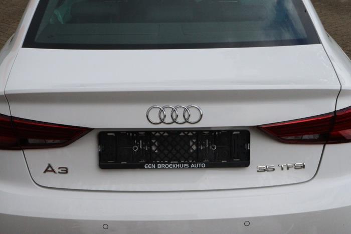 Audi A3 Limousine 1.5 35 TFSI 16V Sloopvoertuig (2019, Wit)