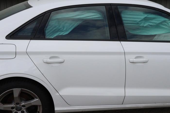 Audi A3 Limousine 1.5 35 TFSI 16V Sloopvoertuig (2019, Wit)