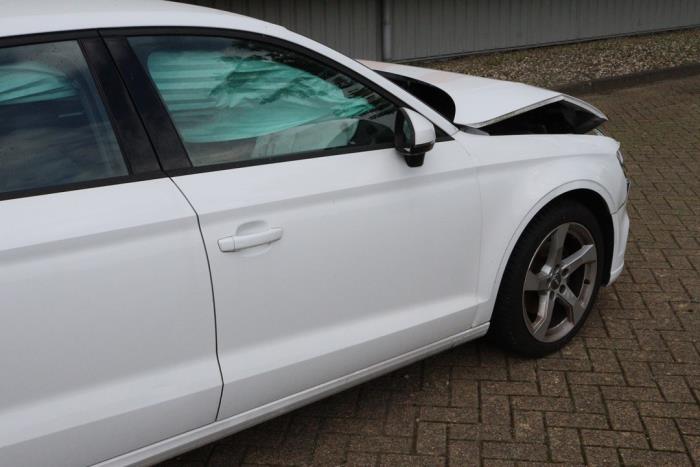 Audi A3 Limousine 1.5 35 TFSI 16V Sloopvoertuig (2019, Wit)