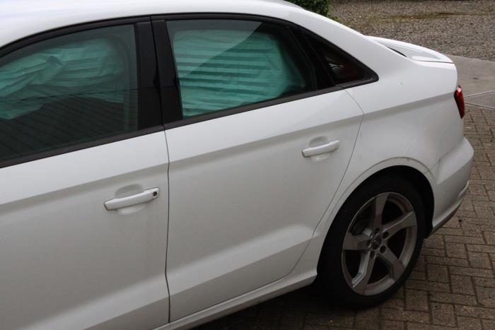 Audi A3 Limousine 1.5 35 TFSI 16V Sloopvoertuig (2019, Wit)