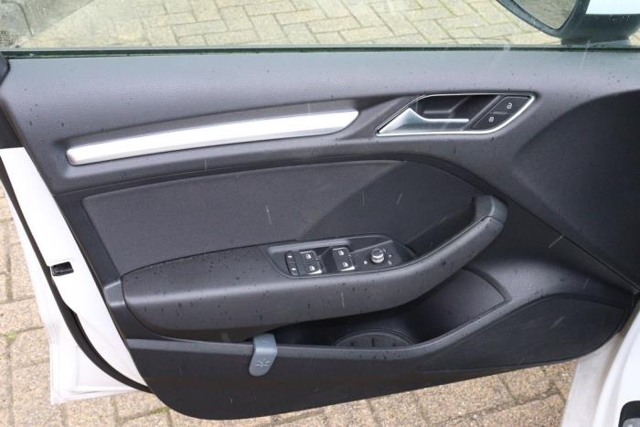 Audi A3 Limousine 1.5 35 TFSI 16V Sloopvoertuig (2019, Wit)