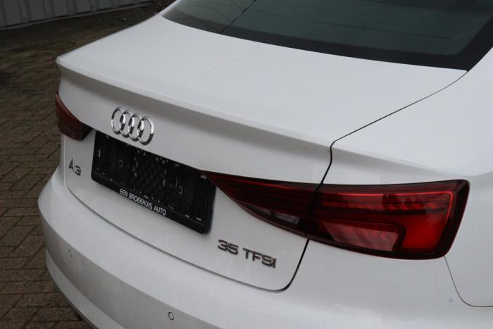 Audi A3 Limousine 1.5 35 TFSI 16V Sloopvoertuig (2019, Wit)