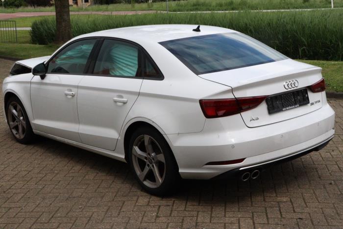 Audi A3 Limousine 1.5 35 TFSI 16V Sloopvoertuig (2019, Wit)