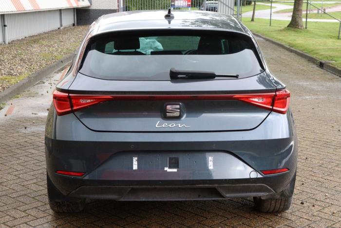 Seat Leon Sportstourer 2.0 TDI SCR Sloopvoertuig (2022, Grijs)