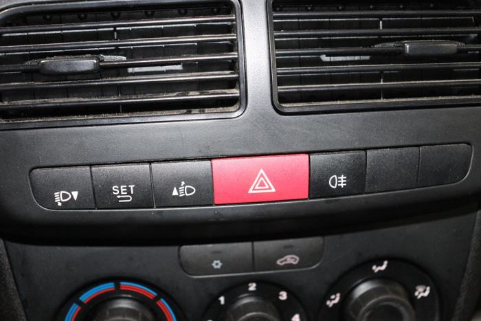 Opel Combo 1.3 CDTI 16V Sloopvoertuig (2018, Wit)