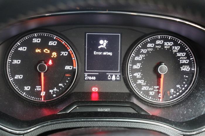 Seat Ibiza V 1.0 MPI 12V Sloopvoertuig (2019, Metallic, Zwart)