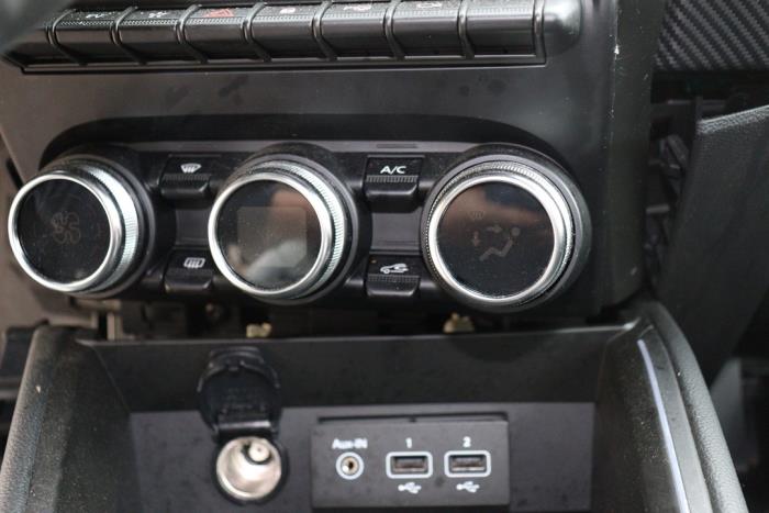 Renault Clio V 1.6 E-Tech 145 16V Sloopvoertuig (2023, Grijs)