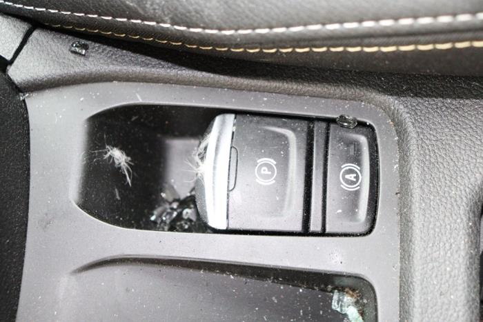 Renault Clio V 1.6 E-Tech 145 16V Sloopvoertuig (2023, Grijs)