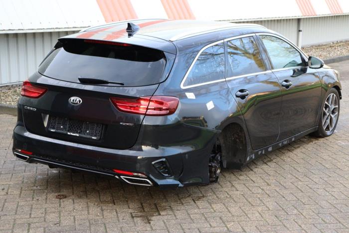 Kia Ceed Sportswagon 1.5 T-GDI 16V Eco-Dynamics+ Sloopvoertuig (2022, Zwart)
