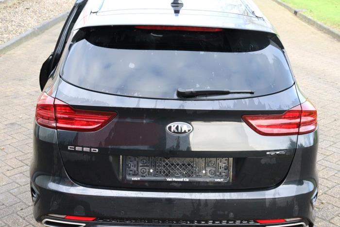Kia Ceed Sportswagon 1.5 T-GDI 16V Eco-Dynamics+ Sloopvoertuig (2022, Zwart)