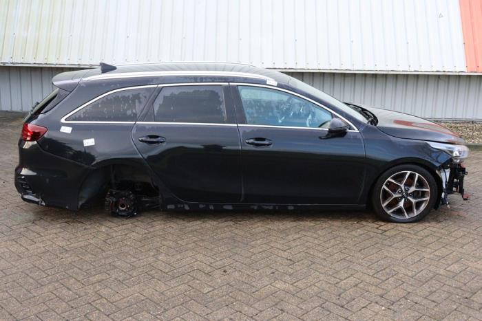 Kia Ceed Sportswagon 1.5 T-GDI 16V Eco-Dynamics+ Sloopvoertuig (2022, Zwart)
