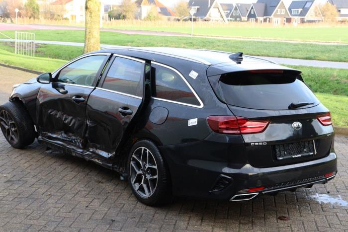 Kia Ceed Sportswagon 1.5 T-GDI 16V Eco-Dynamics+ Sloopvoertuig (2022, Zwart)