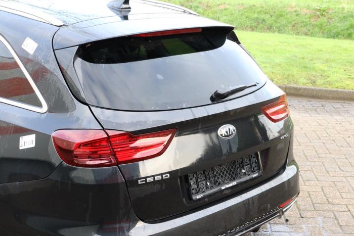 Kia Ceed Sportswagon 1.5 T-GDI 16V Eco-Dynamics+ Sloopvoertuig (2022, Zwart)
