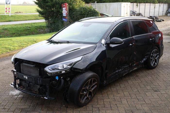 Kia Ceed Sportswagon 1.5 T-GDI 16V Eco-Dynamics+ Sloopvoertuig (2022, Zwart)