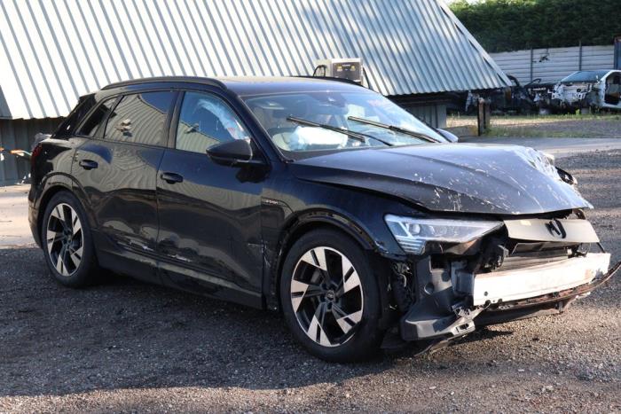 Audi e-tron 55 quattro Sloopvoertuig (2020, Zwart)