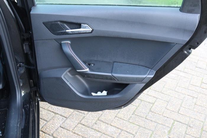 Seat Leon Sportstourer 1.5 eTSI 16V Sloopvoertuig (2021, Metallic, Zwart)