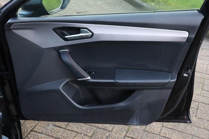 Seat Leon Sportstourer 1.5 eTSI 16V Sloopvoertuig (2021, Metallic, Zwart)