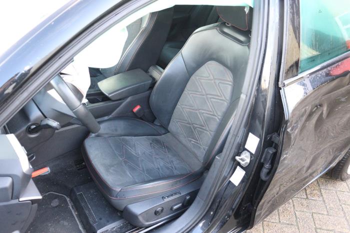 Seat Leon Sportstourer 1.5 eTSI 16V Sloopvoertuig (2021, Metallic, Zwart)