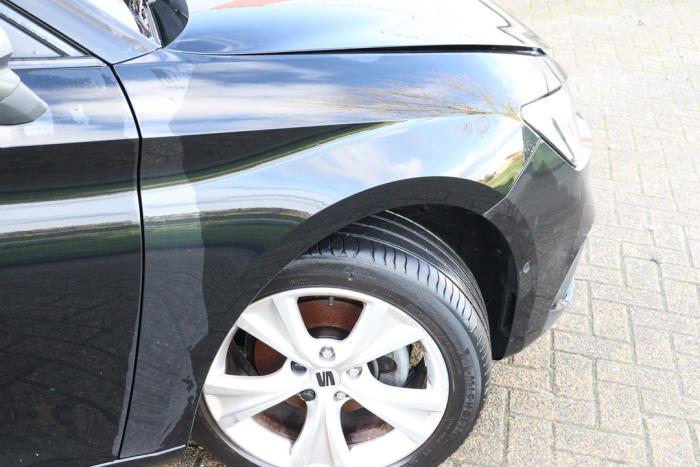 Seat Leon Sportstourer 1.5 eTSI 16V Sloopvoertuig (2021, Metallic, Zwart)