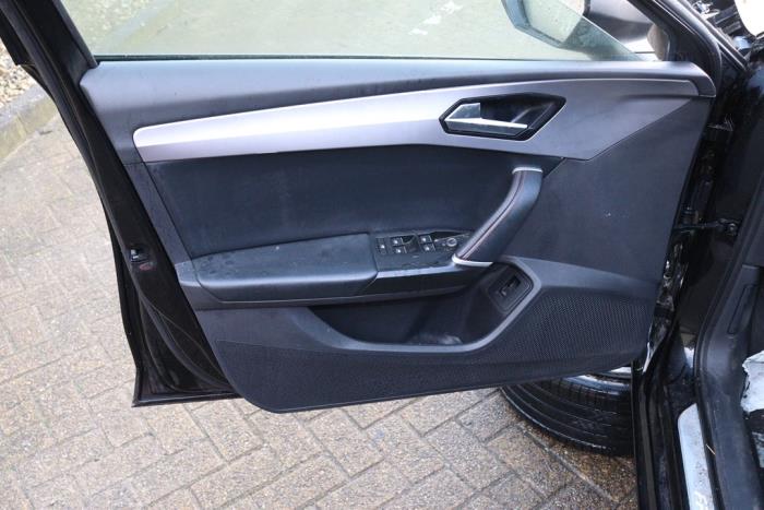 Seat Leon Sportstourer 1.5 eTSI 16V Sloopvoertuig (2021, Metallic, Zwart)