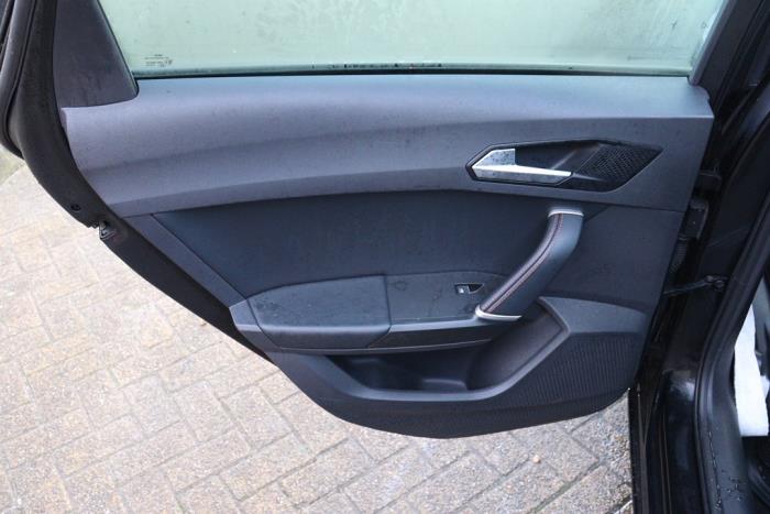 Seat Leon Sportstourer 1.5 eTSI 16V Sloopvoertuig (2021, Metallic, Zwart)