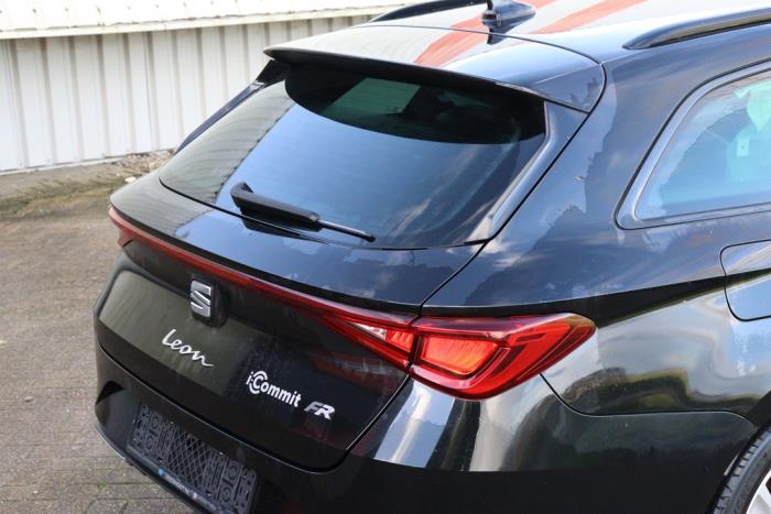 Seat Leon Sportstourer 1.5 eTSI 16V Sloopvoertuig (2021, Metallic, Zwart)